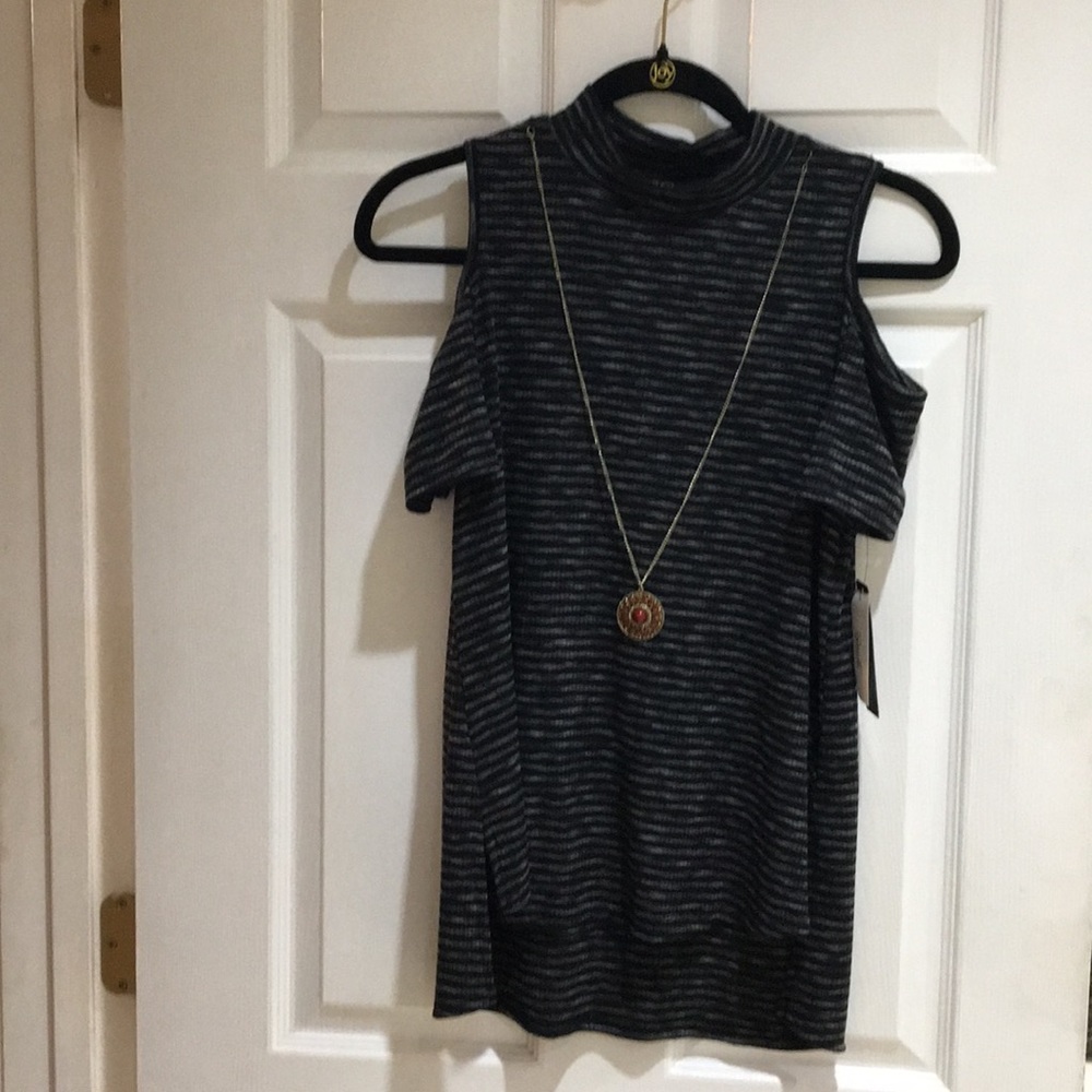 Blouse Cold Shoulder